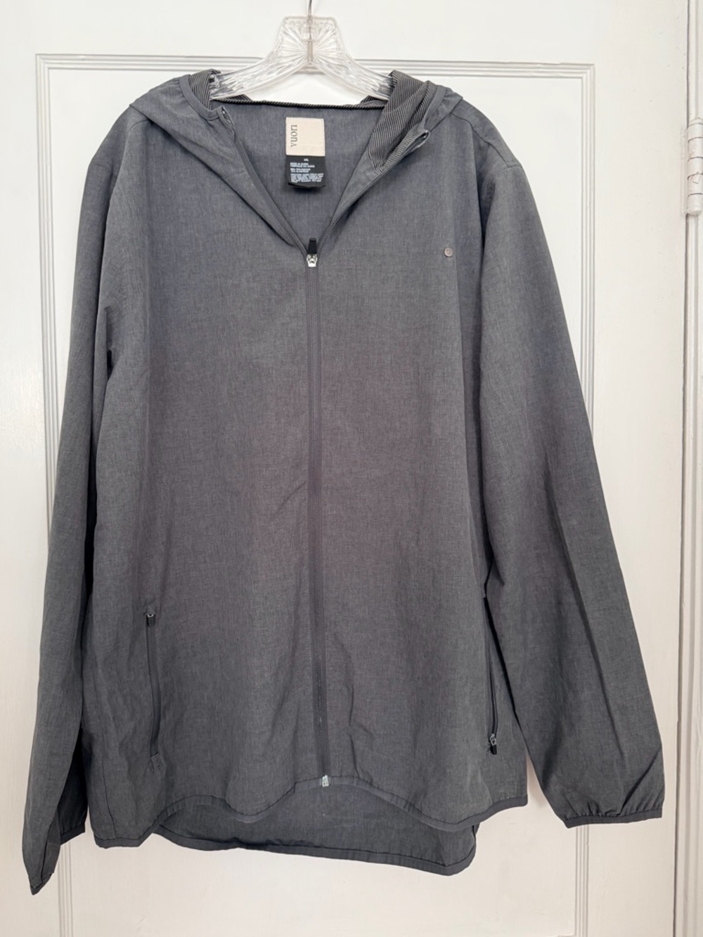 Vuori outdoor trainer shell jacket dark gray heather men’s XXL